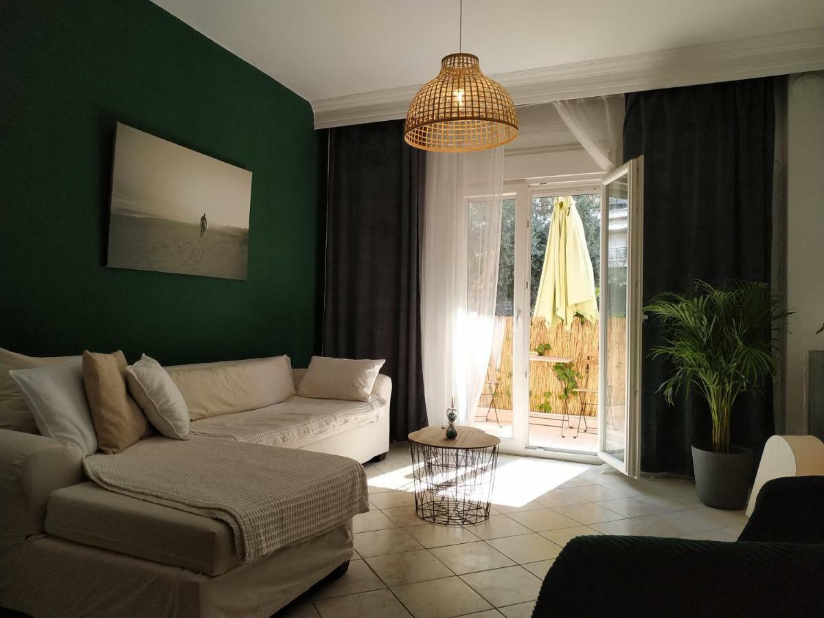 Bright Apartment Steps From The Sea Thessaloníki Ngoại thất bức ảnh