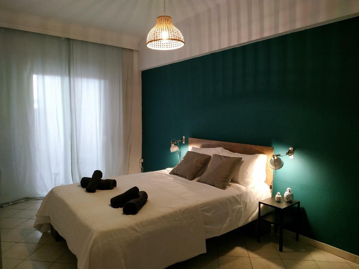 Bright Apartment Steps From The Sea Thessaloníki Ngoại thất bức ảnh